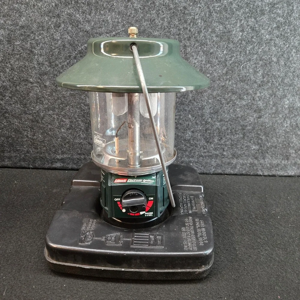 Vintage Coleman 5154B700 Electronic Ignition Propane Lantern w/‎ Red Case